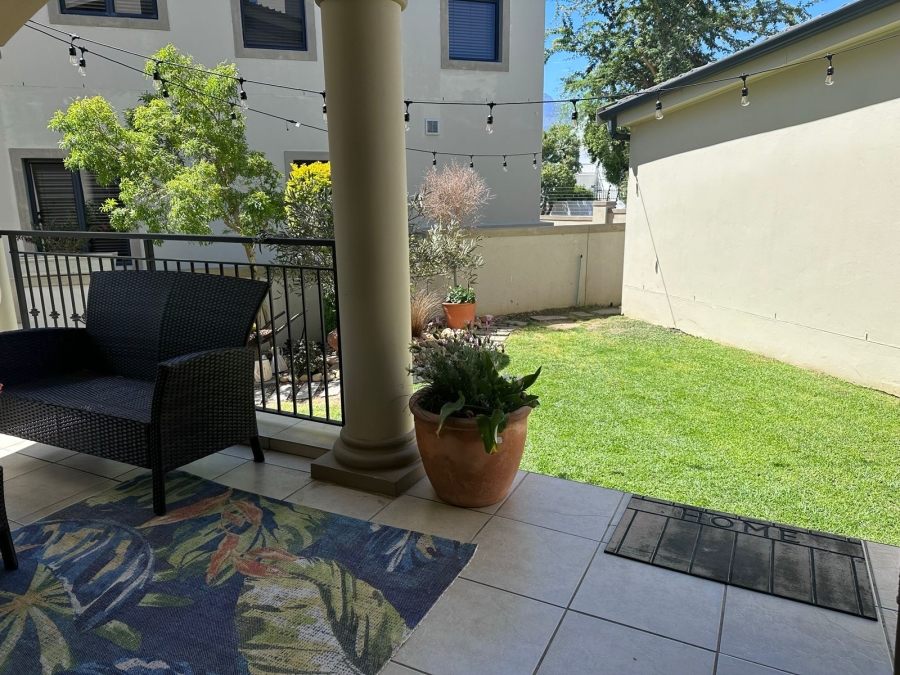 To Let 5 Bedroom Property for Rent in Rome Glen Western Cape